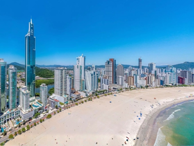 CAMBORIÚ EN BUS CAMA