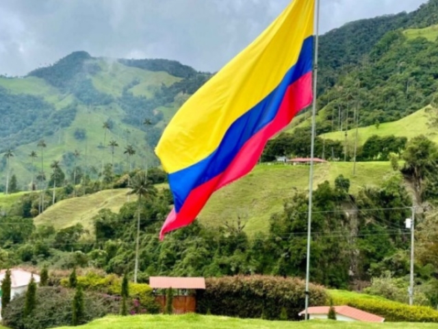 COLOMBIA tierra de Café y Encanto