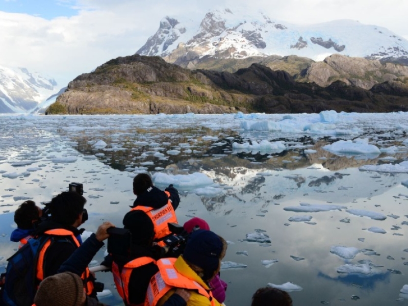 CRUCERO POR FIORDOS Y GLACIARES CHILENOS 
