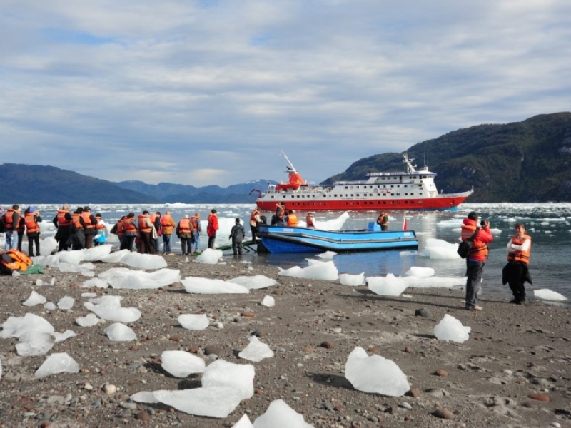 CRUCERO POR FIORDOS Y GLACIARES CHILENOS 