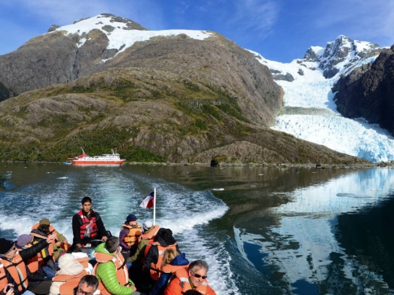 CRUCERO POR FIORDOS Y GLACIARES CHILENOS 